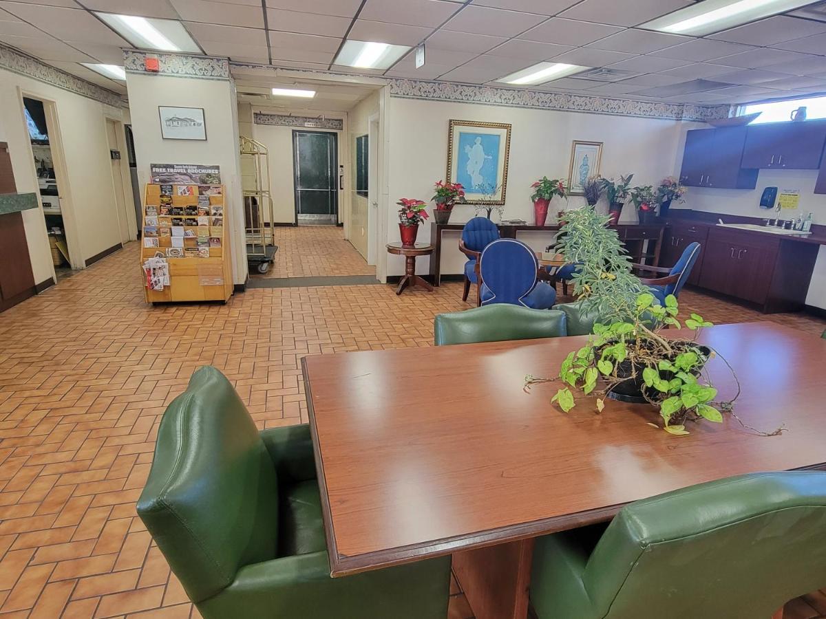 Studio 9 Inn & Suites Decatur Bagian luar foto