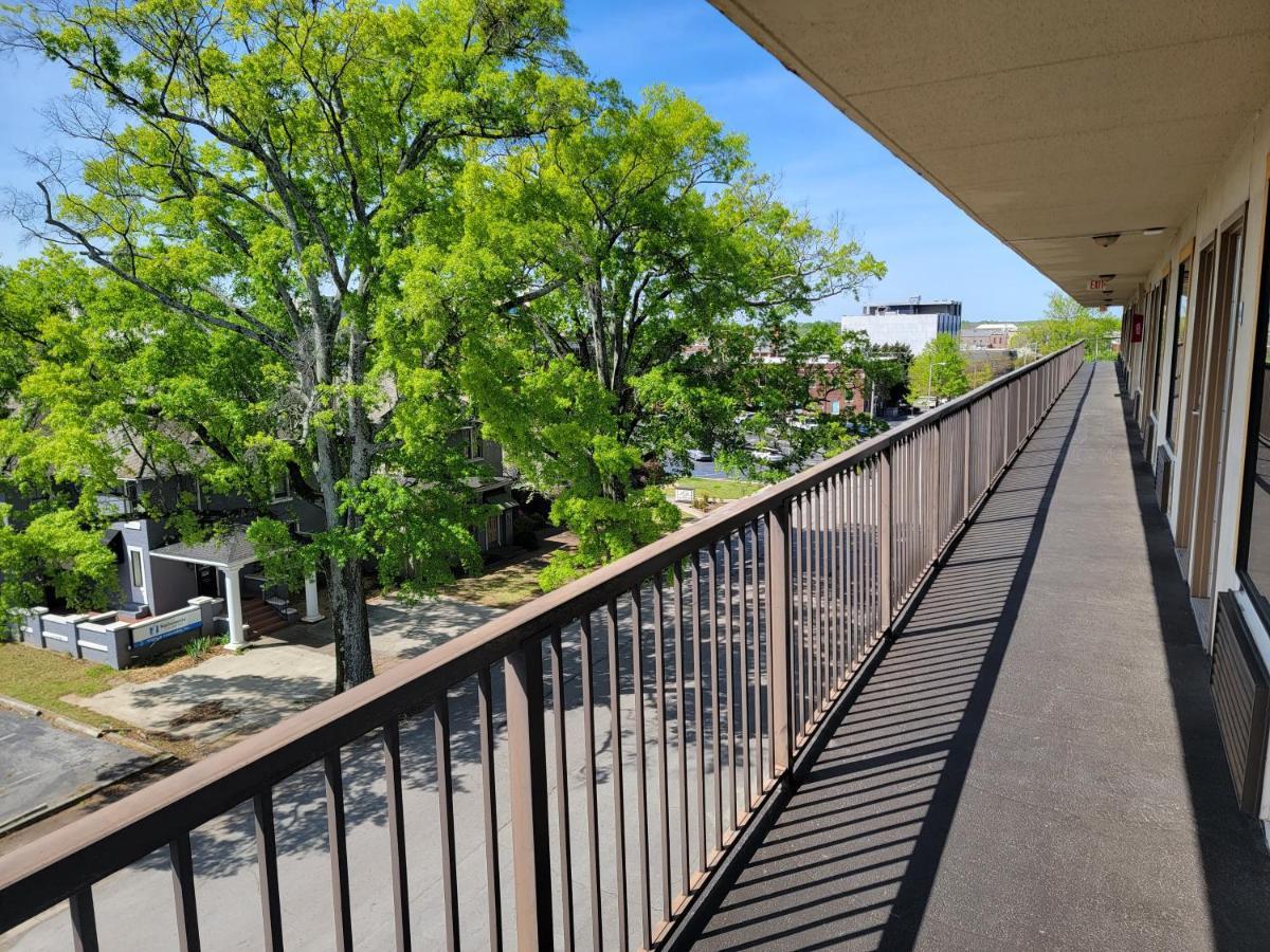 Studio 9 Inn & Suites Decatur Bagian luar foto
