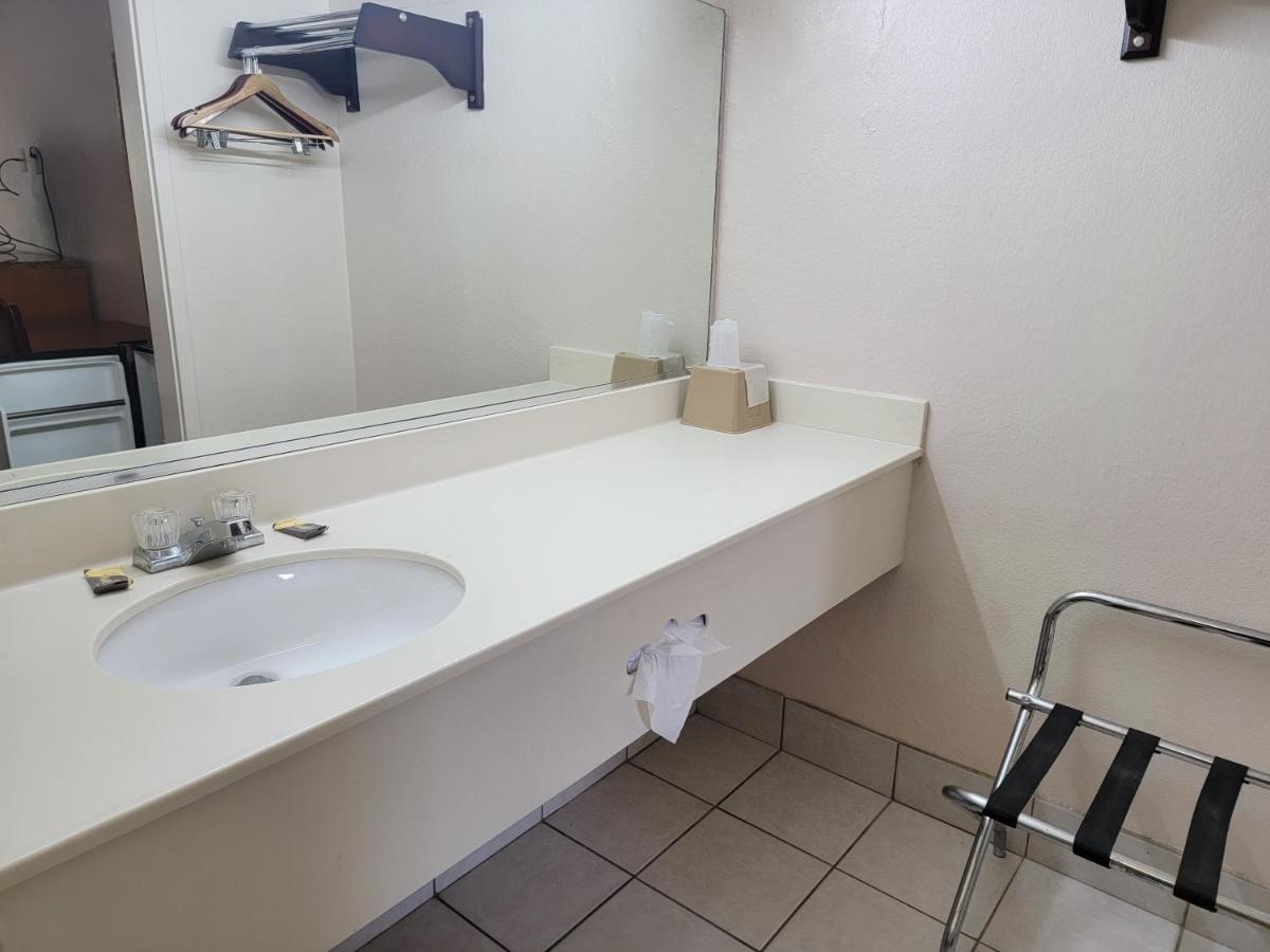 Studio 9 Inn & Suites Decatur Bagian luar foto