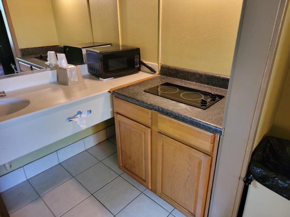 Studio 9 Inn & Suites Decatur Bagian luar foto