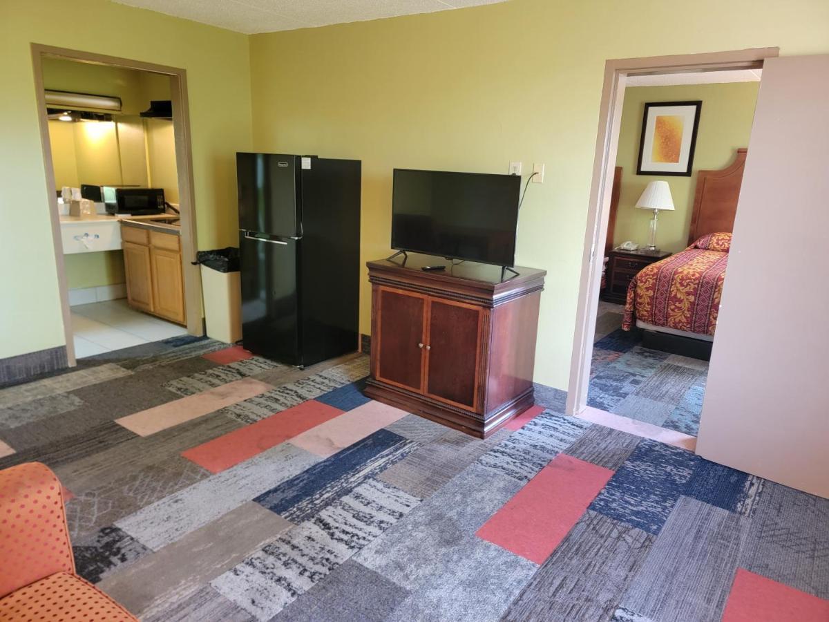 Studio 9 Inn & Suites Decatur Bagian luar foto